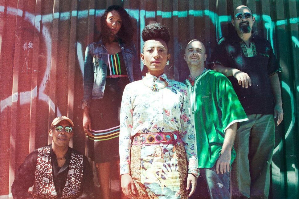 980alsarahthenubatones c carlosramirez 1 970 2500